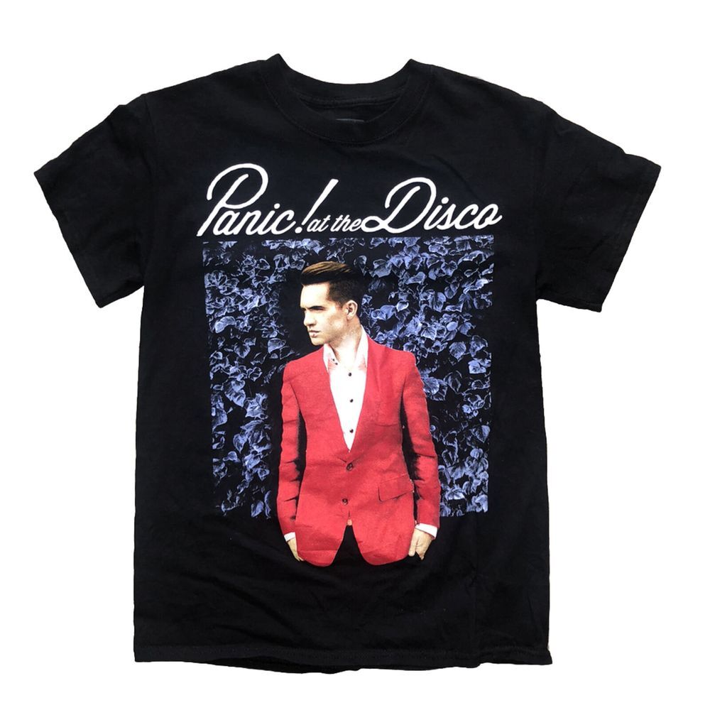 Panic at the Disco Brendon Urie Red Jacket Women's Black T Shirt S‎